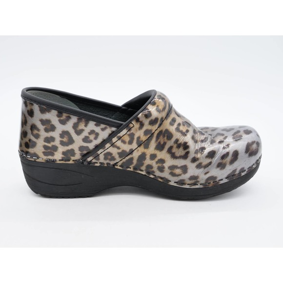 Dansko XP Clogs Womens 8 Leopard Print Patent Leather Slip On Professional Shoes - Picture 3 of 13